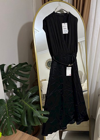 Zara Kemerli Siyah Parlak Midi Elbise - Görsel 4