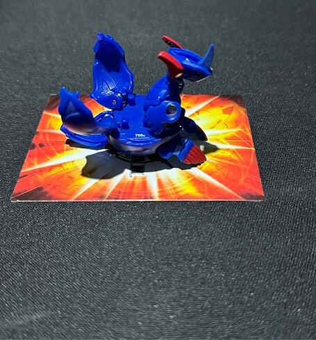 Bakugan Helix Dragonoid ve Chance Dragonoid