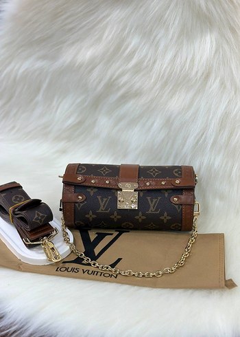 LV İTHAL KİLİT AKSESUARLI ÇANTA