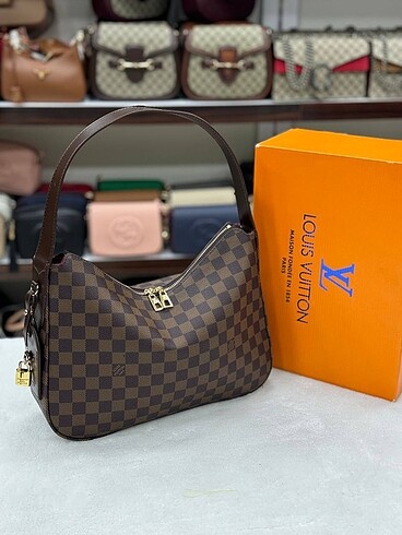 Louis Vuitton LOUIS VUITTON SLOUCHY A KALİTE ÇANTA