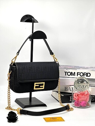 Beden kahverengi Renk FENDİ FF BAGUETTE A KALİTE KOL ÇANTASI