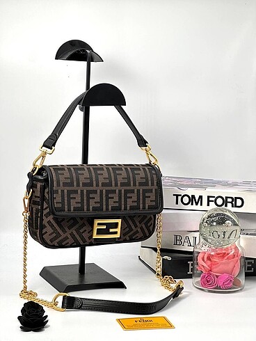 FENDİ FF BAGUETTE A KALİTE KOL ÇANTASI