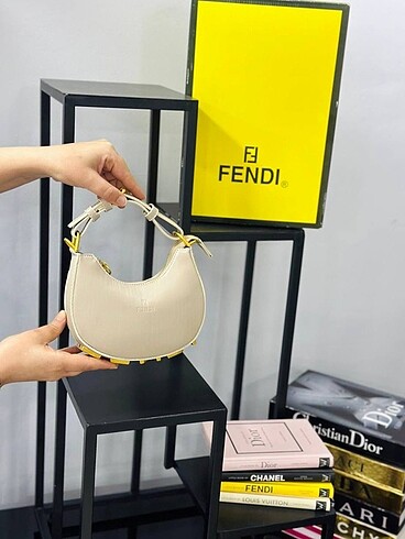 Beden siyah Renk FENDİ KÜÇÜK BOY A KALİTE ÇANTA