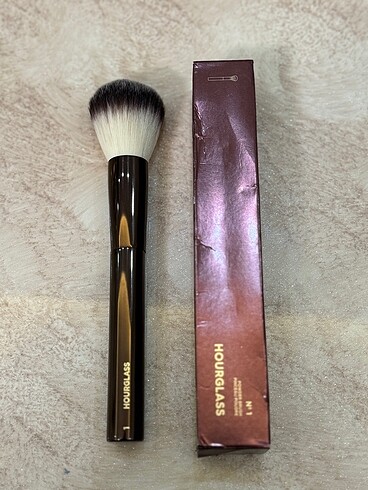 HOURGLASS NO 1 POWDER BRUSH Fırçası
