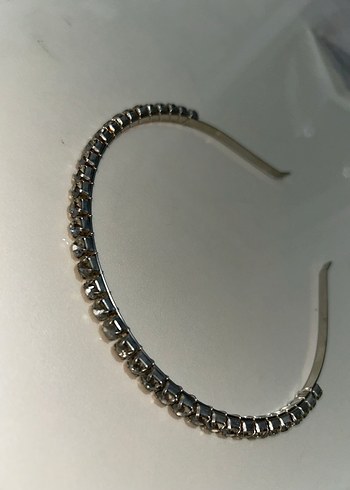 Diğer Sade Metal Üzeri Parlak Taşlı Taç