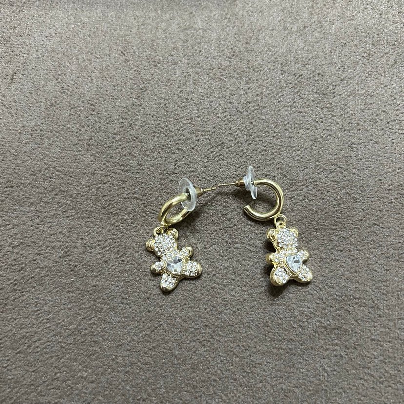 Altın Renkli Mini Ayıcık Küpeler - Görsel 2