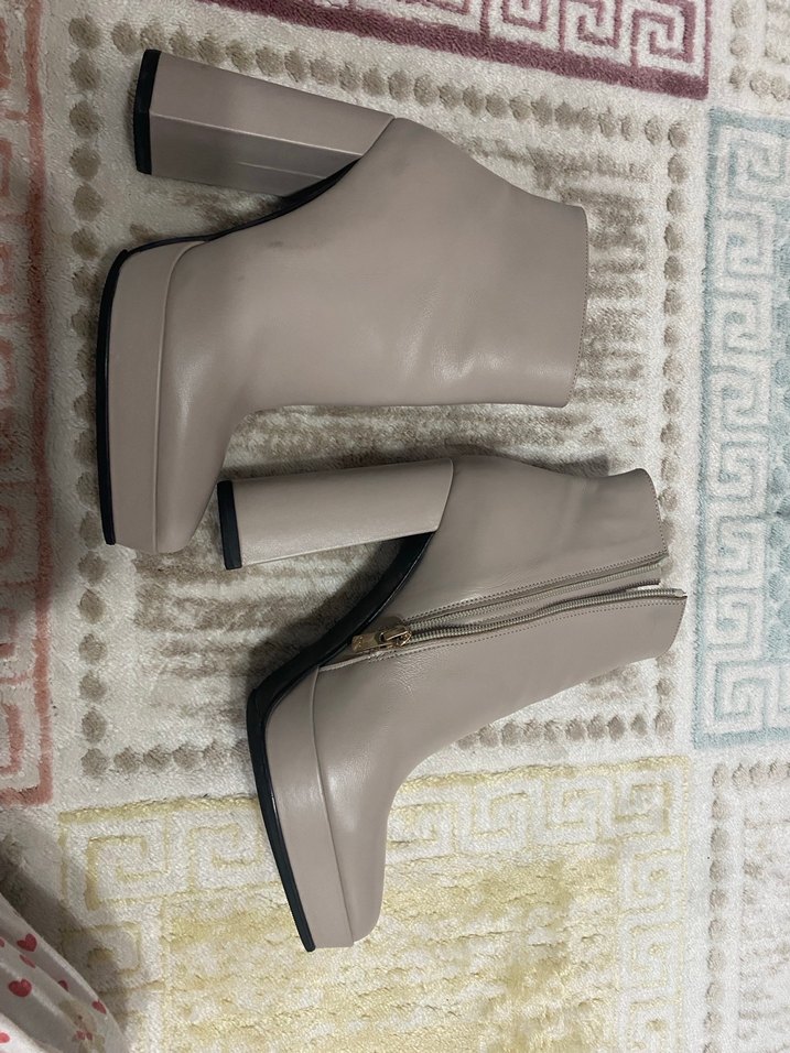 Bej Deri Kadın Topuklu Bot Fermuarlı - Görsel 2