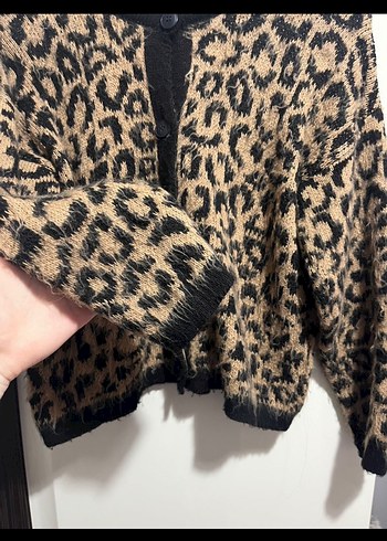 Leopar Desenli Örme Kadın Hırka - Görsel 3