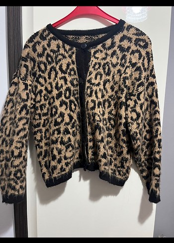 Leopar Desenli Örme Kadın Hırka - Görsel 2