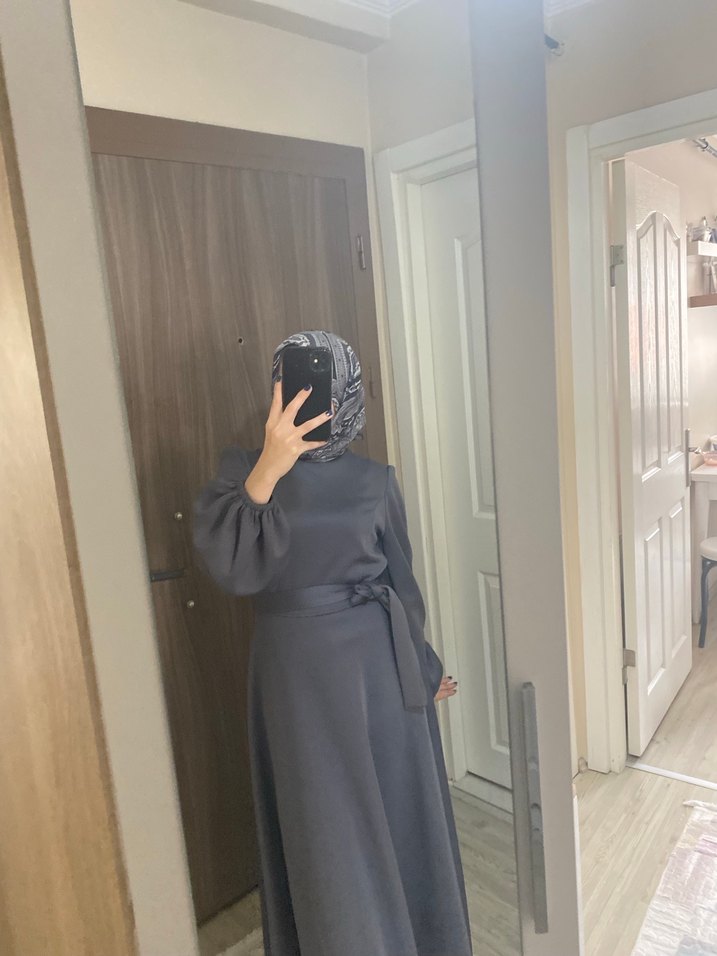 Gri Uzun Kemerli Kadın Elbise - Görsel 3