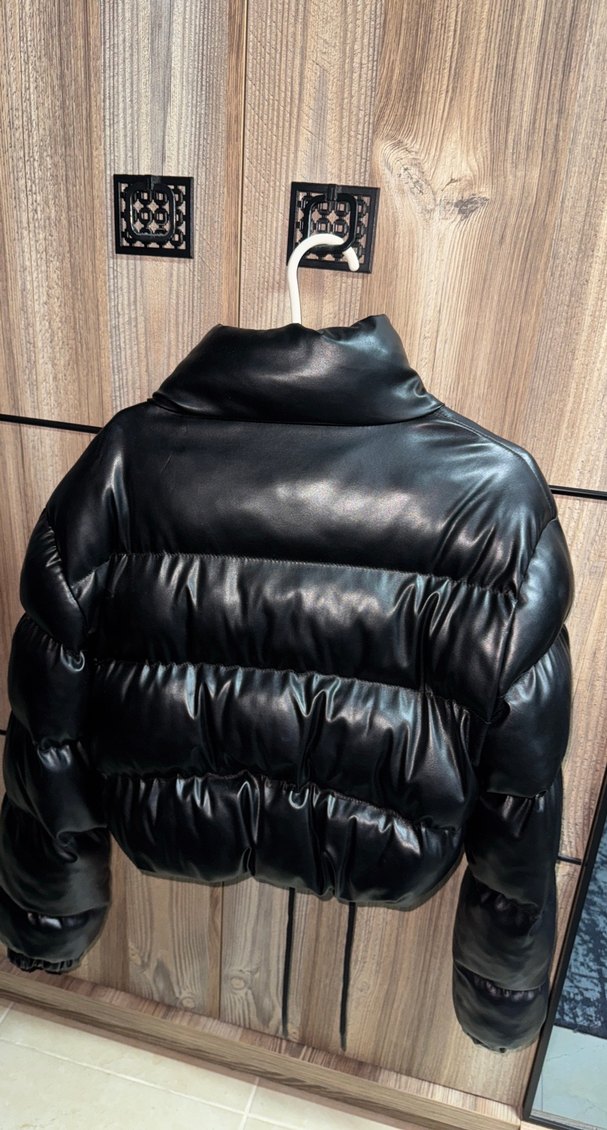 Düğmeli Siyah Deri Kısa Kadın Mont - Görsel 2