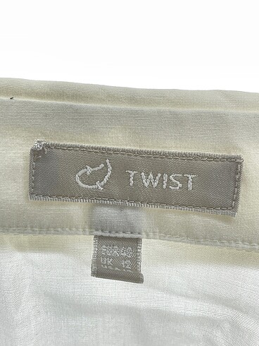 40 Beden beyaz Renk Twist Gömlek %70 İndirimli.