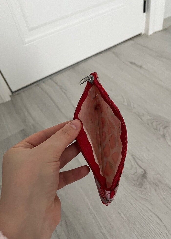 Çilekli makyaj çantası - Görsel 3