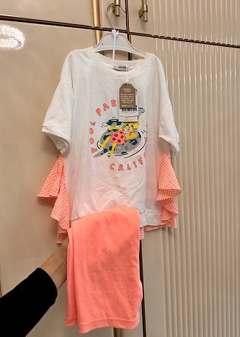 Kız Çocuk Beyaz Baskılı Fırfırlı Tişört taytlı 2 li takım - Görsel 3