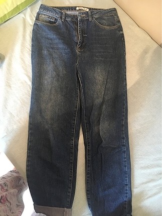 30 Beden lacivert Renk Sadece bi kere giyildi mom jean koton
