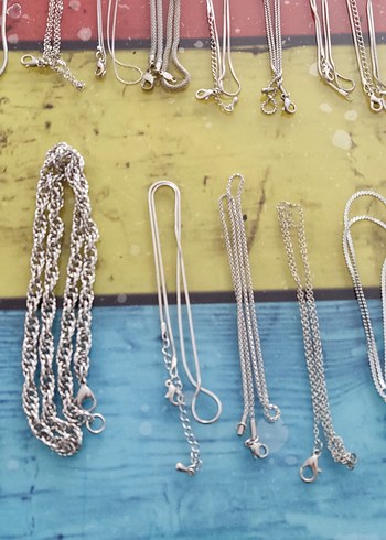 Renkli Zincir Detaylı Kadın Vücut Zinciri - Görsel 3