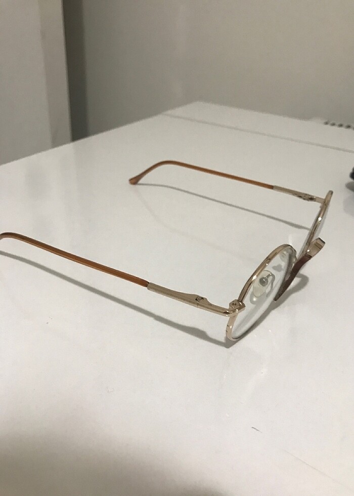 Gold detaylı gözlük - Görsel 3