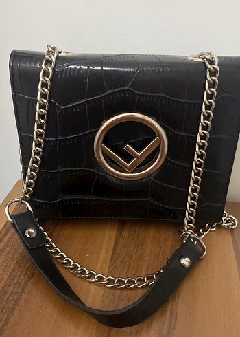 Zincir Detaylı Siyah Deri Kadın Çanta - Görsel 3