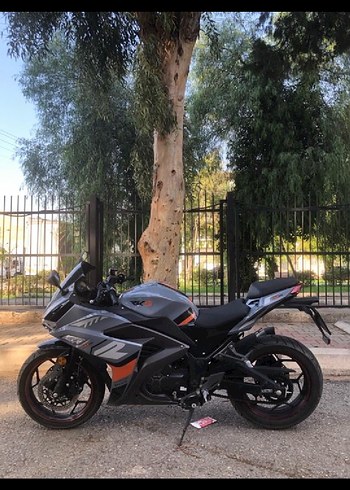 Siyah Deri Yılan Desenli Motosiklet Kaskı - Görsel 3