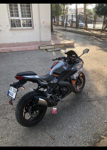 Siyah Deri Yılan Desenli Motosiklet Kaskı - Görsel 2