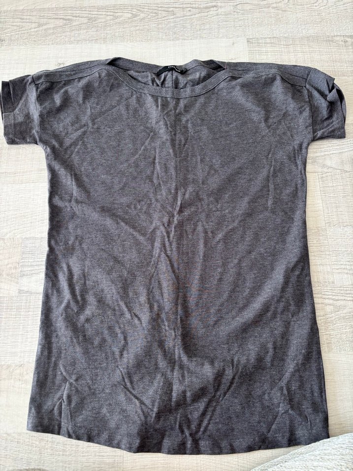 Koyu Gri Kısa Kollu Tişört - Görsel 2