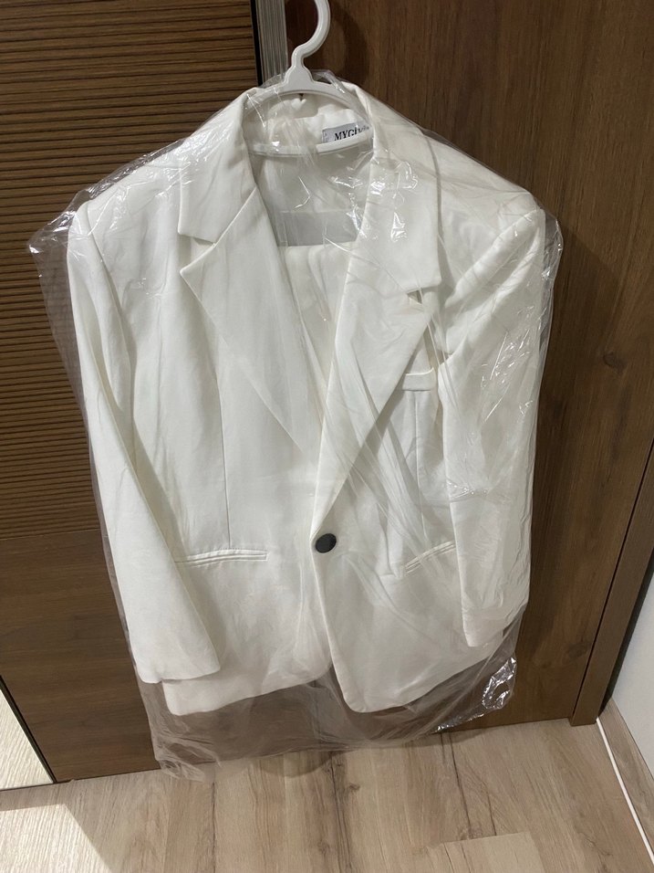 Beyaz Kadın Blazer Ceket Pantolon Takım - Görsel 2