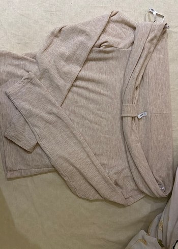 Bej Triko Uzun Kollu bluz - Görsel 2