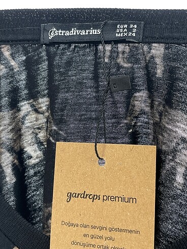 34 Beden çeşitli Renk Stradivarius T-shirt %70 İndirimli.