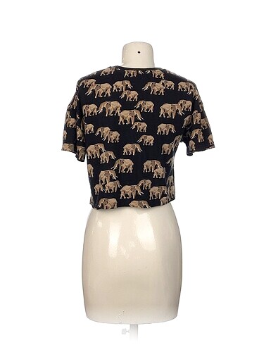 34 Beden Stradivarius T-shirt %70 İndirimli.