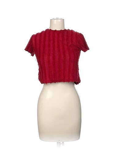 Bershka T-shirt %70 İndirimli.