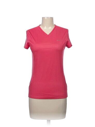Reebok T-shirt %70 İndirimli.