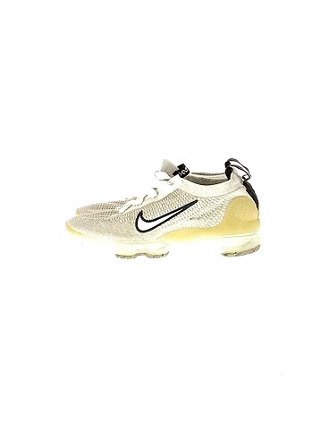Nike Spor Ayakkabı %70 İndirimli.