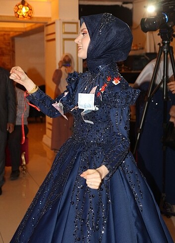 Nişan elbisesi 