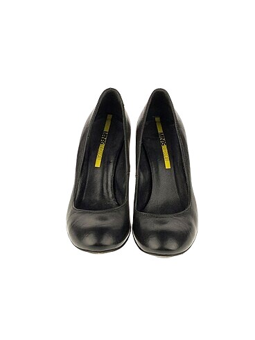 36 Beden Manas Stiletto %70 İndirimli.