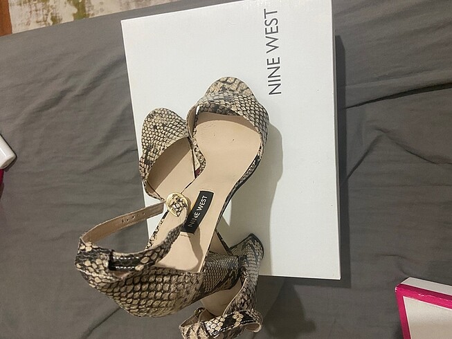 Nine West Yılan Derisi Kadın Topuklu