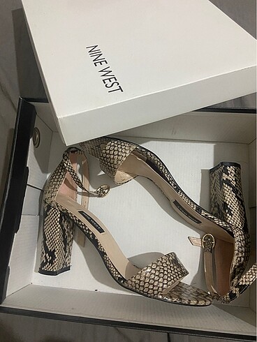 39 Beden çeşitli Renk Nine West Yılan Derisi Kadın Topuklu