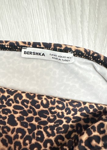 Bershka Leopar Desenli Straplez crop - Görsel 2