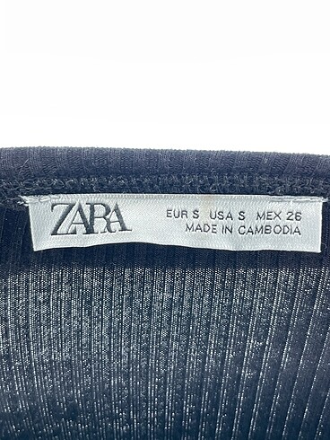 s Beden siyah Renk Zara T-shirt %70 İndirimli.