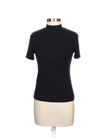 Zara T-shirt %70 İndirimli.