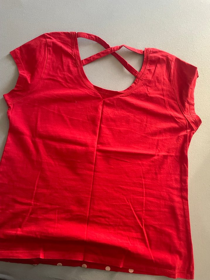 Düğmeli Puantiyeli Kız Çocuk Kırmızı V Yaka Tişört - Görsel 2