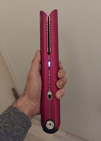 Dyson marka saç düzleştirici 