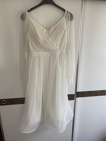 Beyaz nikah elbisesi
