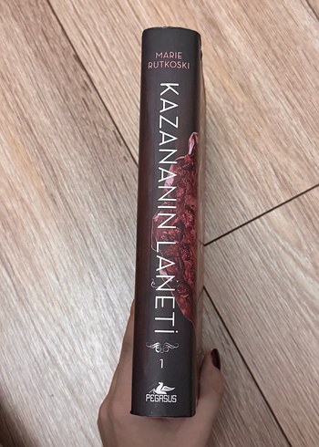 Kazananın Laneti - Marie Rutkoski, ciltli - Görsel 3