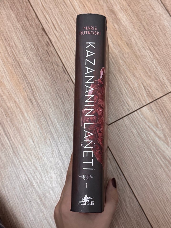 Kazananın Laneti - Marie Rutkoski, ciltli - Görsel 3