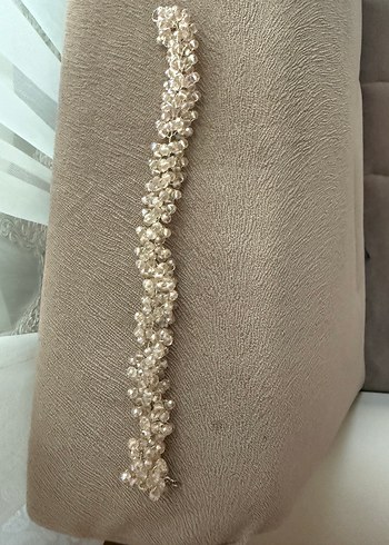 Beden Boncuk İşlemeli Bej Triko Saç Aksesuarı