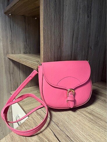 Pembe askılı çanta