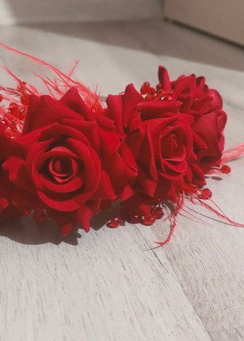Zara Kırmızı güllü gelin tacı