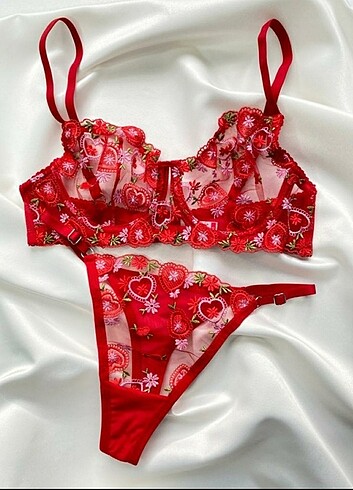 Lavinia Kırmızı tül bralet takım