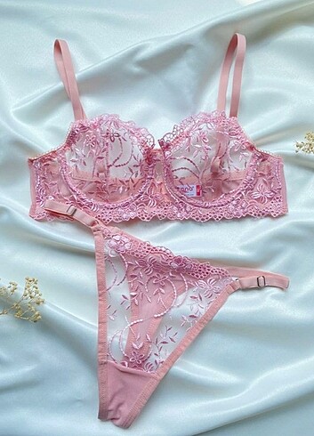 Lavinia Pembe tül bralet takım