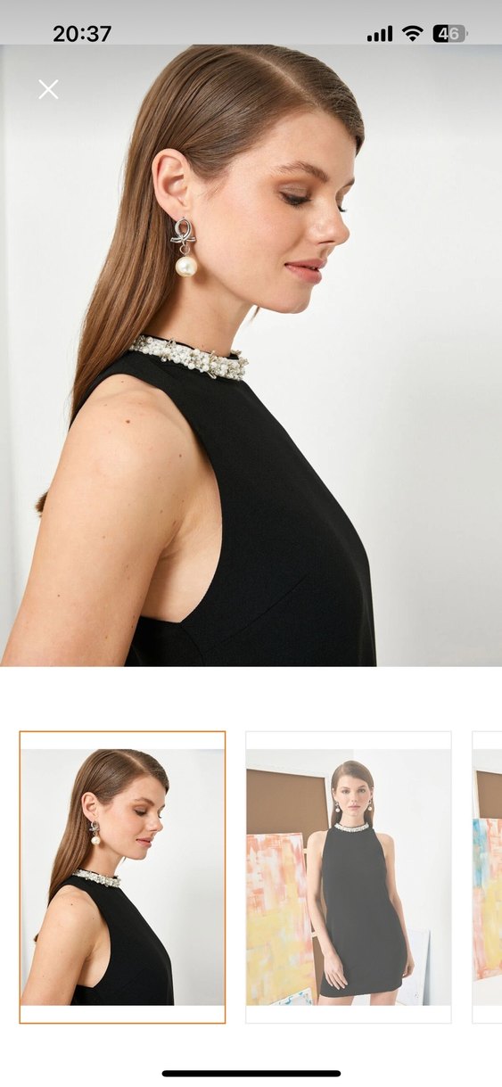 Siyah Yüksek Yakalı Kolsuz Mini Elbise - Görsel 2